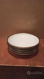 set piatti con decorazione