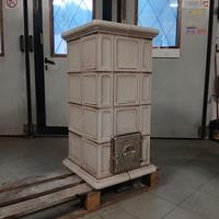 Stufa in ceramica combustibile legna