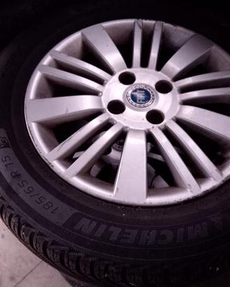 4 cerchi in lega e gomme 185/65 R15 Grande Punto