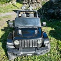 Auto elettrica per bambini Jeep