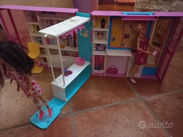armadio di barbie