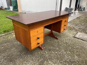 SCRIVANIA IN LEGNO MASSELLO