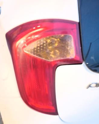 Fanale posteriore sx Kia Picanto anno 2012