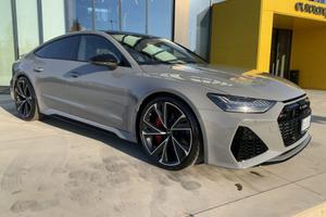 AUDI RS 7 SPB quattro tiptronic