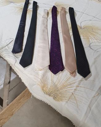 Cravatte in seta e microfibra 