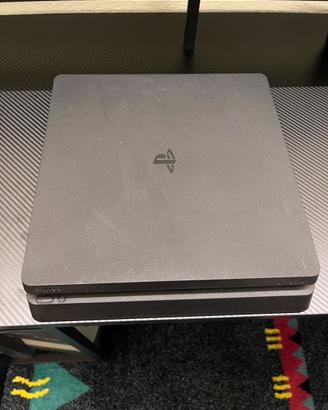 PS4 + 2 Controller Originali – Pronta all’uso