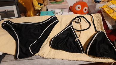bikini bianco e nero donna