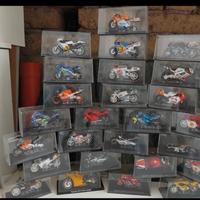 Modellini  Moto gp scala 1/24 anni 2000 e storiche