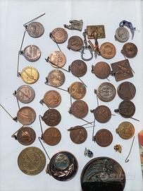 lotto medaglie adunate alpini e altro 35 pezzi