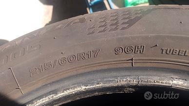gomme 215/60 R17