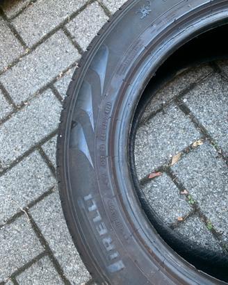 Gomme  Continental 215/65/17 96V