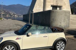 Mini Cooper S Cabrio Automatica – Elegante
