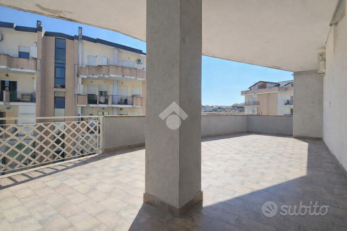 3 LOCALI A MONTALTO UFFUGO - Vista 4