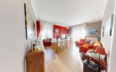 ROVELLASCA: Trilocale con doppi servizi box e cant