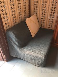 Divano letto completo di materasso due posti
