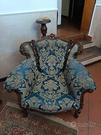 due poltrone e divano vintage 