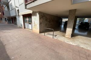 Locale 30 mq piano terra e locale interrato 109 mq