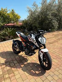KTM Duke 125