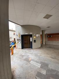 Studio 5 stanze, 2 bagni e archivio + garage