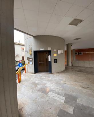Studio 5 stanze, 2 bagni e archivio + garage
