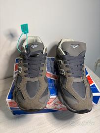 Scarpe New Balance 9060 Unisex - Taglia