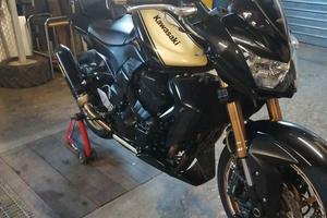 Kawasaki Z750 R - 2014