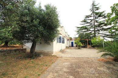 VILLA SINGOLA A OSTUNI