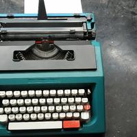 Macchina da scrivere Olivetti