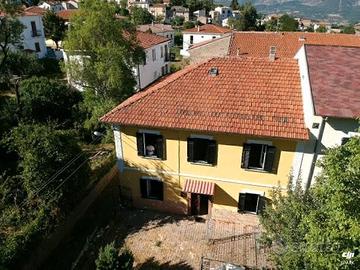 Villa a Gagliano Aterno