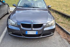 Vend macchina in buone condizioni