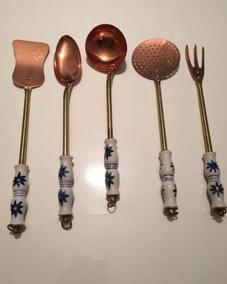 Set cucina in rame e ceramica decorata