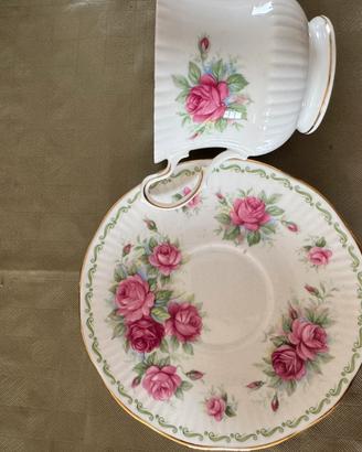 Tazza da te con piattino in porcellana