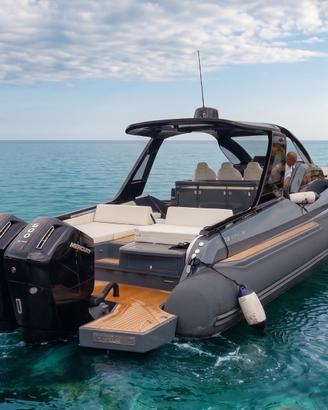 ZAR Imagine 130 con 2 x 600 Hp Mercury