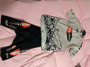 Vari completi da ciclista uomo corto e lungo