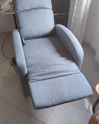 Poltrona motorizzata alzapersone