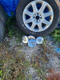 Cerchi in lega con pneumatici 