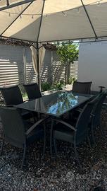 Tavolo da esterno + 6 sedie – €60