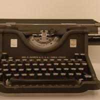 MACCHINA DA SCRIVERE - OLIVETTI M40