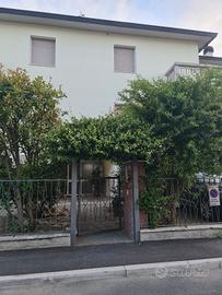 Appartamento in palazzina libero ampio 6vani