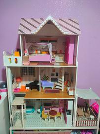 Casa Barbie in legno piú accessori 