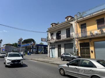 3 LOCALI A GIARRE