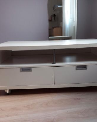 Mobile Ikea con cassettoni