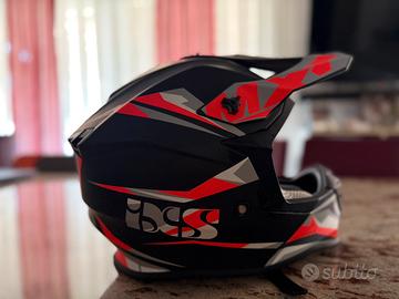 Casco da enduro quasi mai usato
