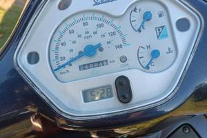 VESPA GRANTURISMO 200