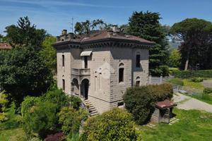 PORZIONE DI BIFAMILIARE A BRIVIO