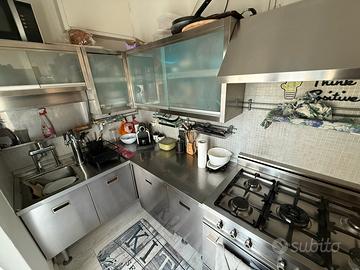 Cucina in acciao, stile cucina industriale