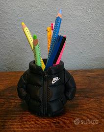 Organizzatore da scrivania piumino stile Nike