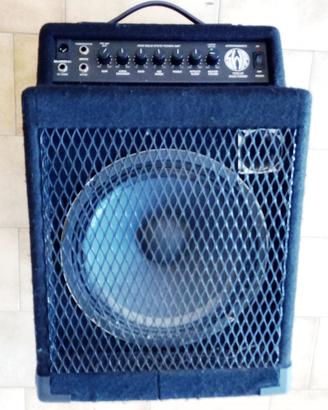 Amplificatore per basso