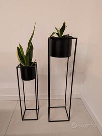 Portavasi con vaso cilindrico nero