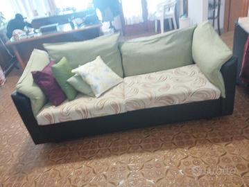 divano letto e due poltrone in pelle nera 